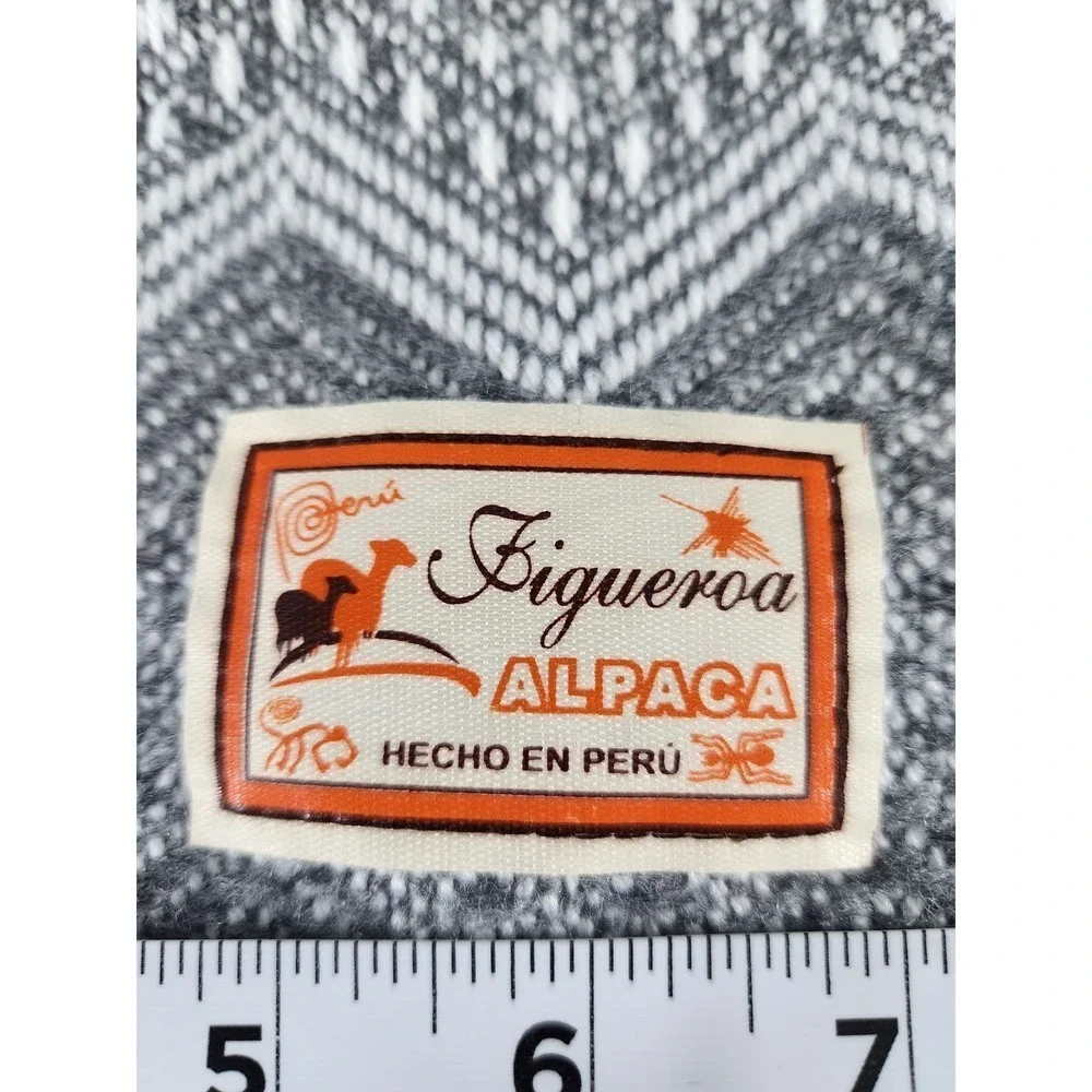 Figueroa genuine alpaca‎ scarf with tassels gray & white